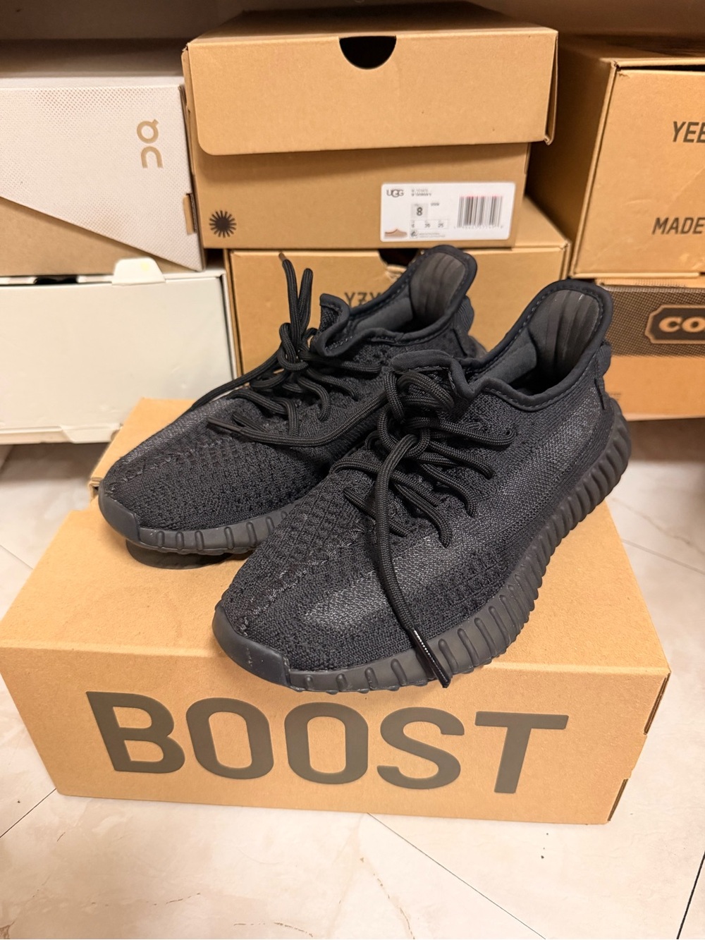 adidas Yeezy Boost 350 V2 Black/ Onyx Size 6